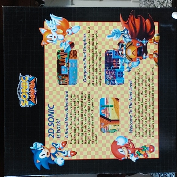 Sega collector statue in display box - Picture 3 of 4